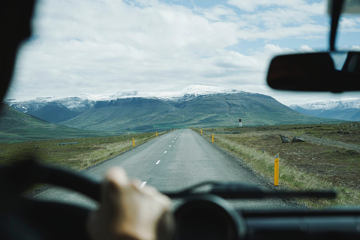 Vue d'un paysage en conduisant.