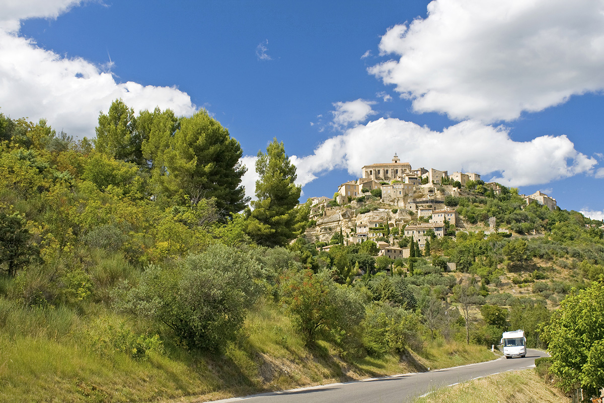 Admirez la beauté de la Côte d’Azur en voyageant en camping-car