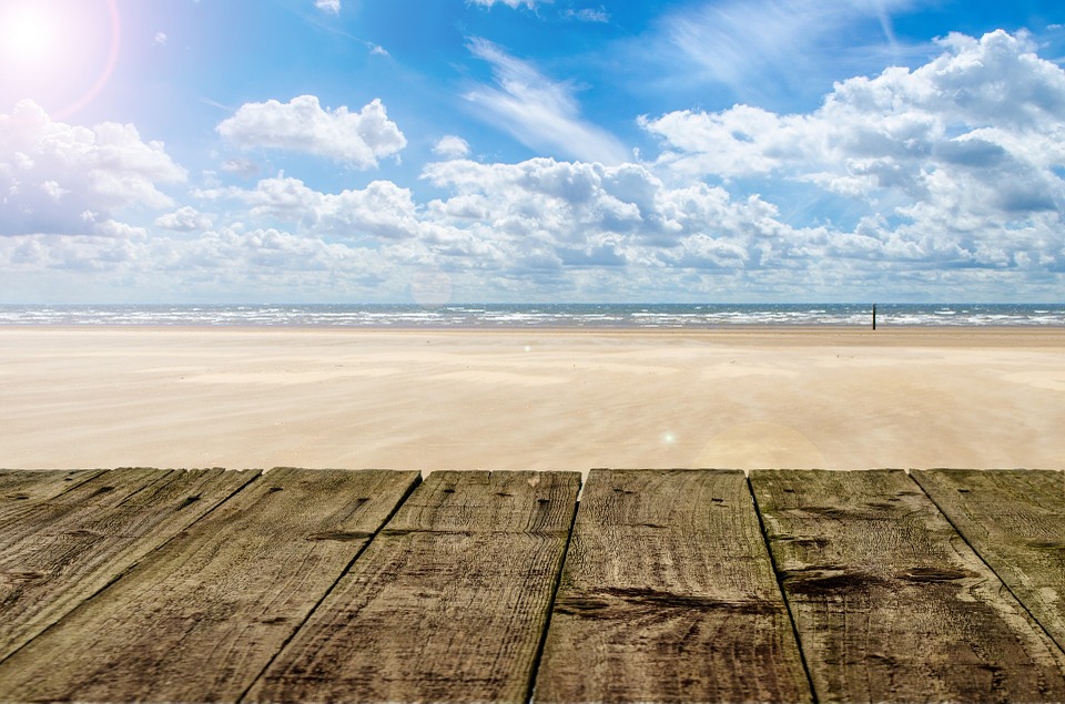 Plage de sable et mer des Wadden en Hollande